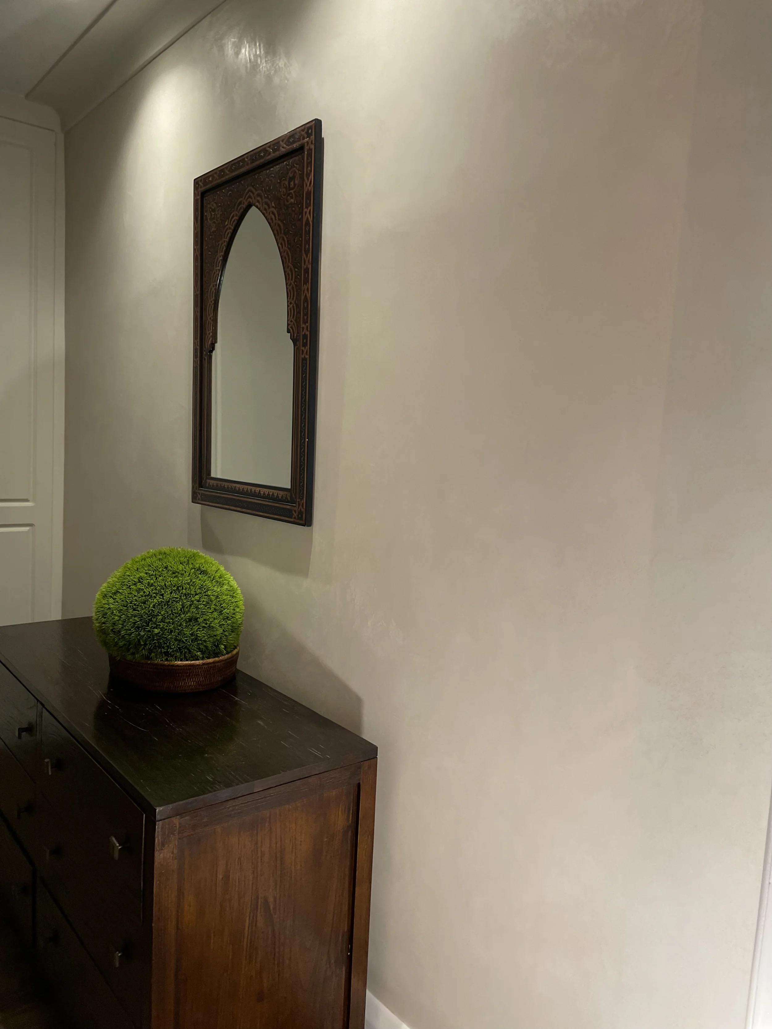 Close detail for The Hampstead Venetian, venetian plaster project in Hampstead